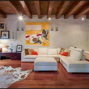 Porta Vittoria Apartment